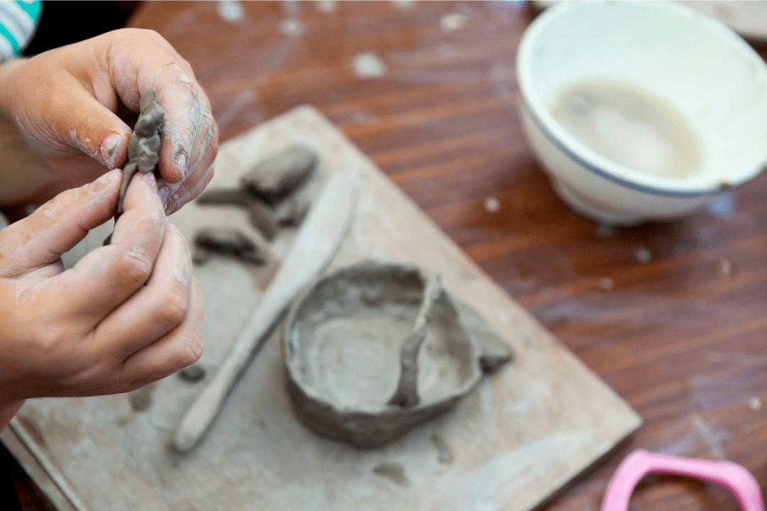 Modelage d'argile pour enfant : quelle argile, comment la travailler,  quelles créations ?