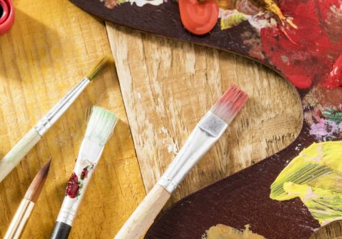 paint-brushes-with-palette-paint-tube